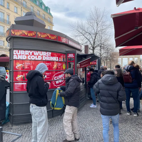 CURRY WOLF am Brandenburger Tor