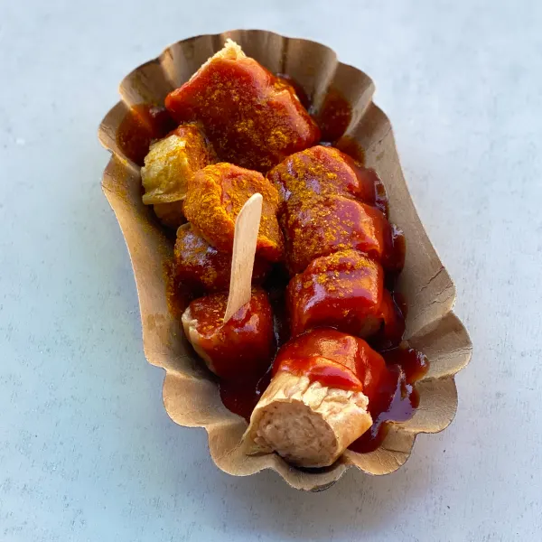 Currywurst ohne Darm bei Konnopke's