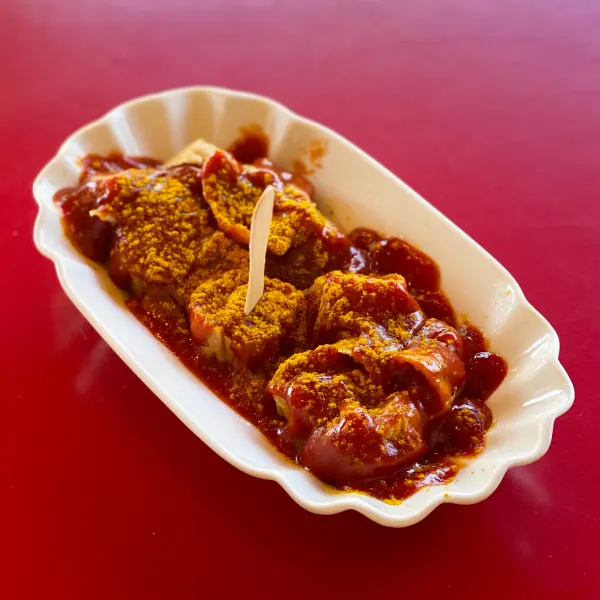 Currywurst without casing at Ziervogel's Kult-Curry